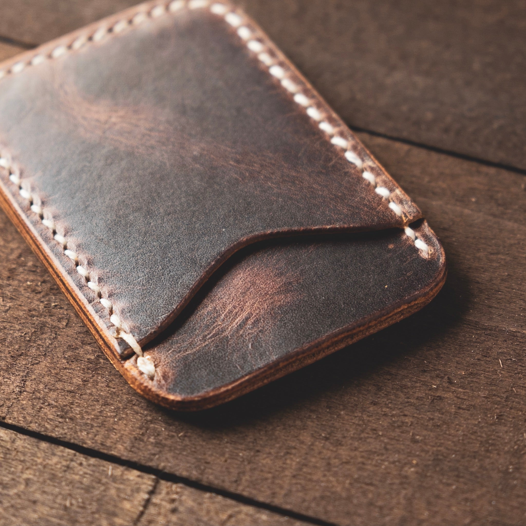 The Caribou, vertical leather mini card wallet